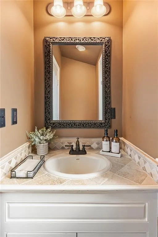 235 Embassy Court, Sandy Springs, Georgia 30328, 4 Bedrooms Bedrooms, ,3 BathroomsBathrooms,Residential,Sold,235 Embassy Court,7351691