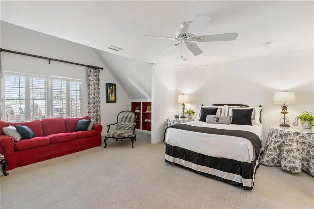 235 Embassy Court, Sandy Springs, Georgia 30328, 4 Bedrooms Bedrooms, ,3 BathroomsBathrooms,Residential,Sold,235 Embassy Court,7351691