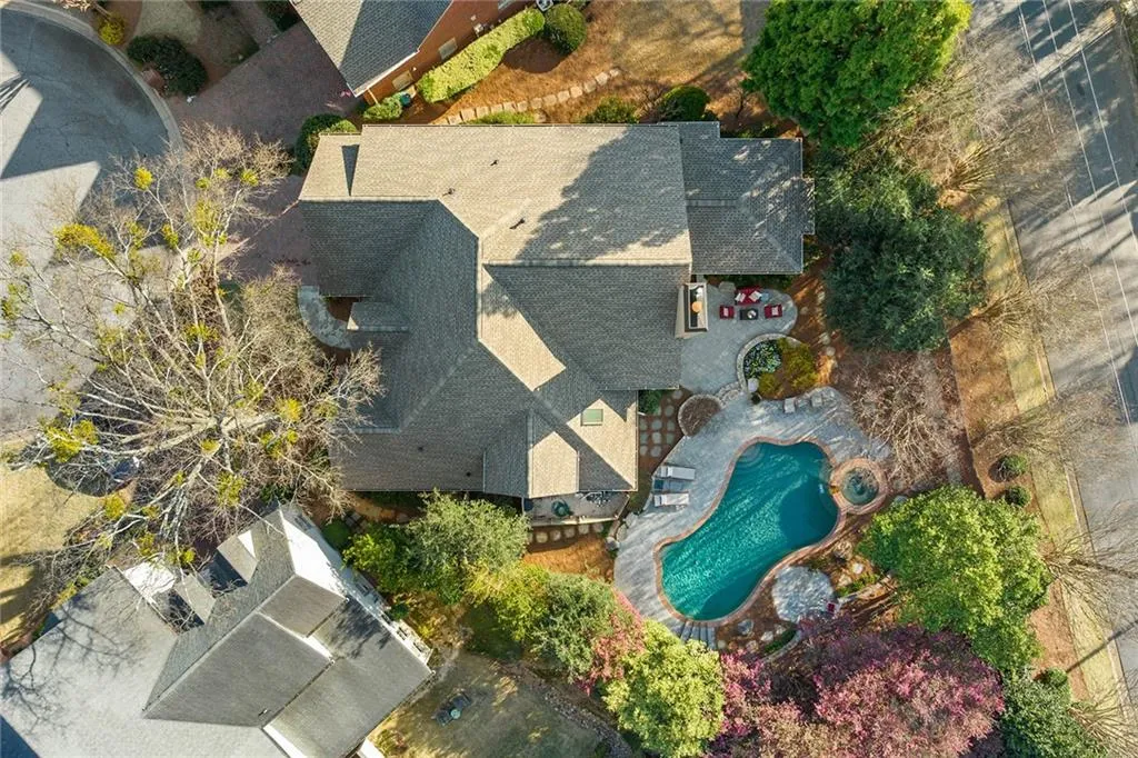 235 Embassy Court, Sandy Springs, Georgia 30328, 4 Bedrooms Bedrooms, ,3 BathroomsBathrooms,Residential,Sold,235 Embassy Court,7351691