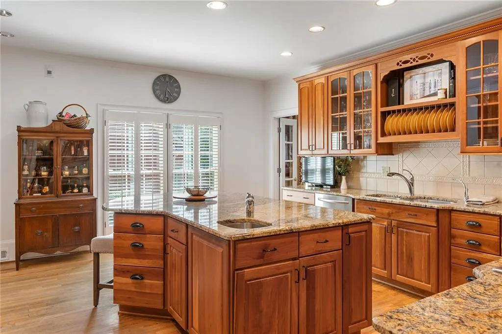 235 Embassy Court, Sandy Springs, Georgia 30328, 4 Bedrooms Bedrooms, ,3 BathroomsBathrooms,Residential,Sold,235 Embassy Court,7351691