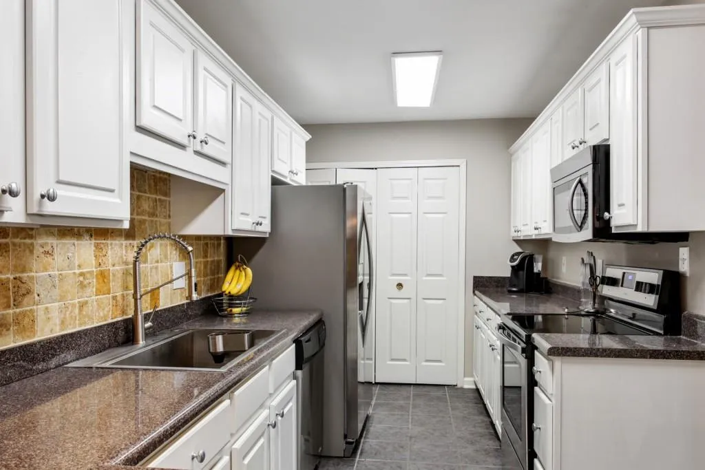 502 Brighton Point Unit 502, Sandy Springs, Georgia 30328, 3 Bedrooms Bedrooms, ,2 BathroomsBathrooms,Residential,Sold,502 Brighton Point Unit 502,6963433