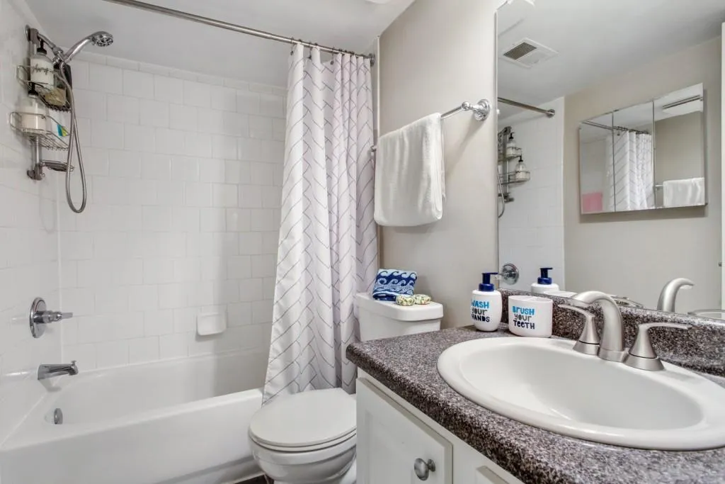 502 Brighton Point Unit 502, Sandy Springs, Georgia 30328, 3 Bedrooms Bedrooms, ,2 BathroomsBathrooms,Residential,Sold,502 Brighton Point Unit 502,6963433