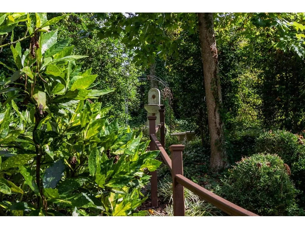 1150 Edgewater Drive, Sandy Springs, Georgia 30328, 5 Bedrooms Bedrooms, ,3 BathroomsBathrooms,Residential,Sold,1150 Edgewater Drive,6082457