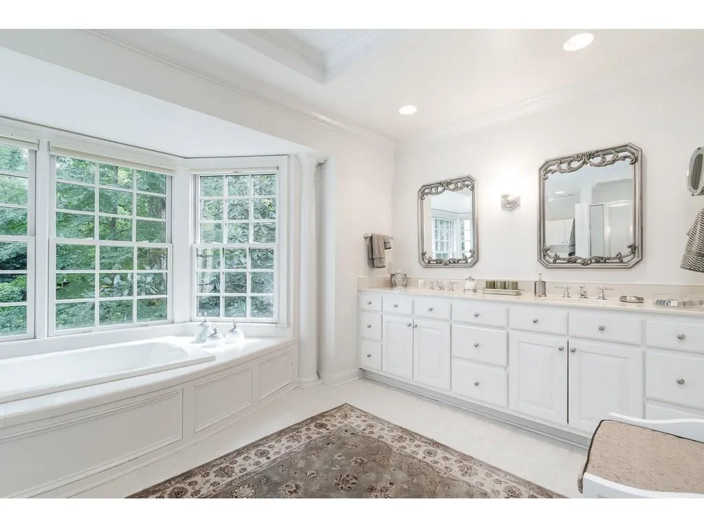 1150 Edgewater Drive, Sandy Springs, Georgia 30328, 5 Bedrooms Bedrooms, ,3 BathroomsBathrooms,Residential,Sold,1150 Edgewater Drive,6082457