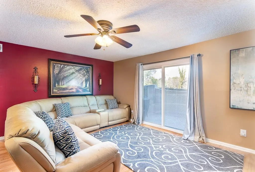 725 Dalrymple Road Unit 7b, Atlanta, Georgia 30328, 2 Bedrooms Bedrooms, ,2 BathroomsBathrooms,Residential,Sold,725 Dalrymple Road Unit 7b,7179634