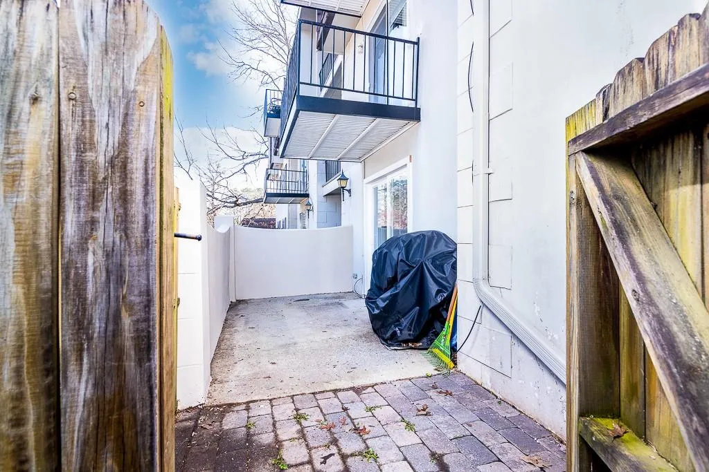 725 Dalrymple Road Unit 7b, Atlanta, Georgia 30328, 2 Bedrooms Bedrooms, ,2 BathroomsBathrooms,Residential,Sold,725 Dalrymple Road Unit 7b,7179634