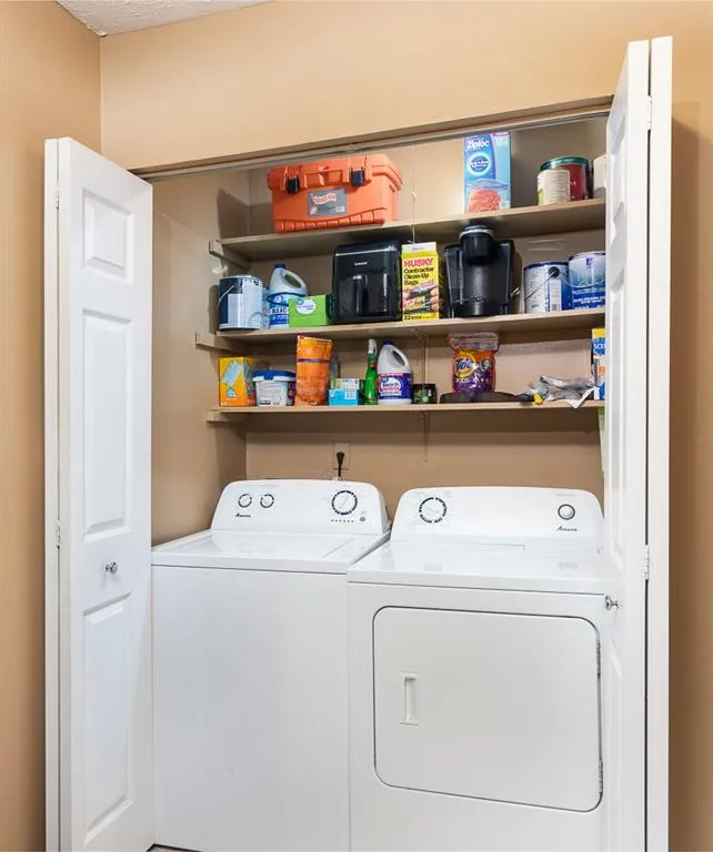 725 Dalrymple Road Unit 7b, Atlanta, Georgia 30328, 2 Bedrooms Bedrooms, ,2 BathroomsBathrooms,Residential,Sold,725 Dalrymple Road Unit 7b,7179634