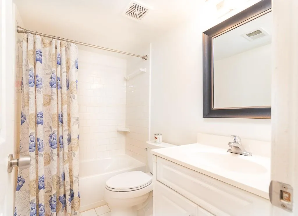 725 Dalrymple Road Unit 7b, Atlanta, Georgia 30328, 2 Bedrooms Bedrooms, ,2 BathroomsBathrooms,Residential,Sold,725 Dalrymple Road Unit 7b,7179634