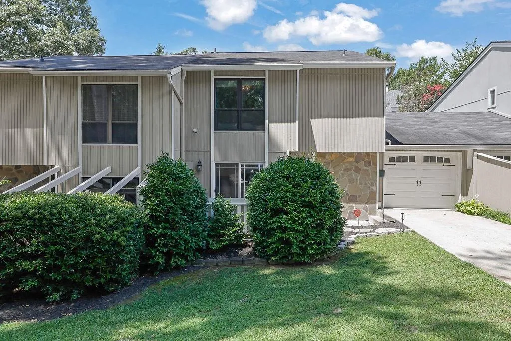 2312 Colonial Drive Ne, Brookhaven, Georgia 30319, 3 Bedrooms Bedrooms, ,2 BathroomsBathrooms,Residential,For Sale,2312 Colonial Drive Ne,7623672