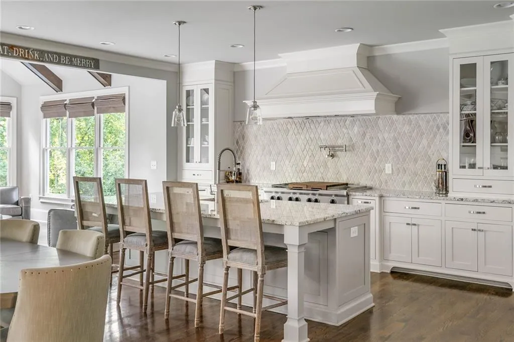 5514 Sherrell Drive Ne, Atlanta, Georgia 30342, 6 Bedrooms Bedrooms, ,6 BathroomsBathrooms,Residential,Sold,5514 Sherrell Drive Ne,7230468