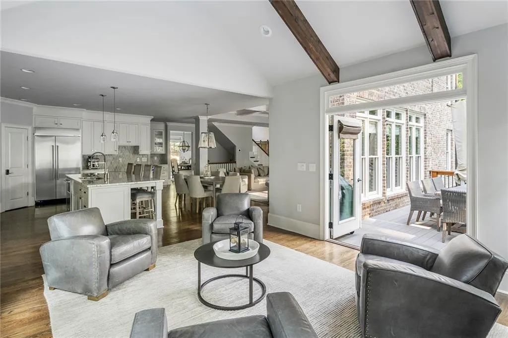 5514 Sherrell Drive Ne, Atlanta, Georgia 30342, 6 Bedrooms Bedrooms, ,6 BathroomsBathrooms,Residential,Sold,5514 Sherrell Drive Ne,7230468