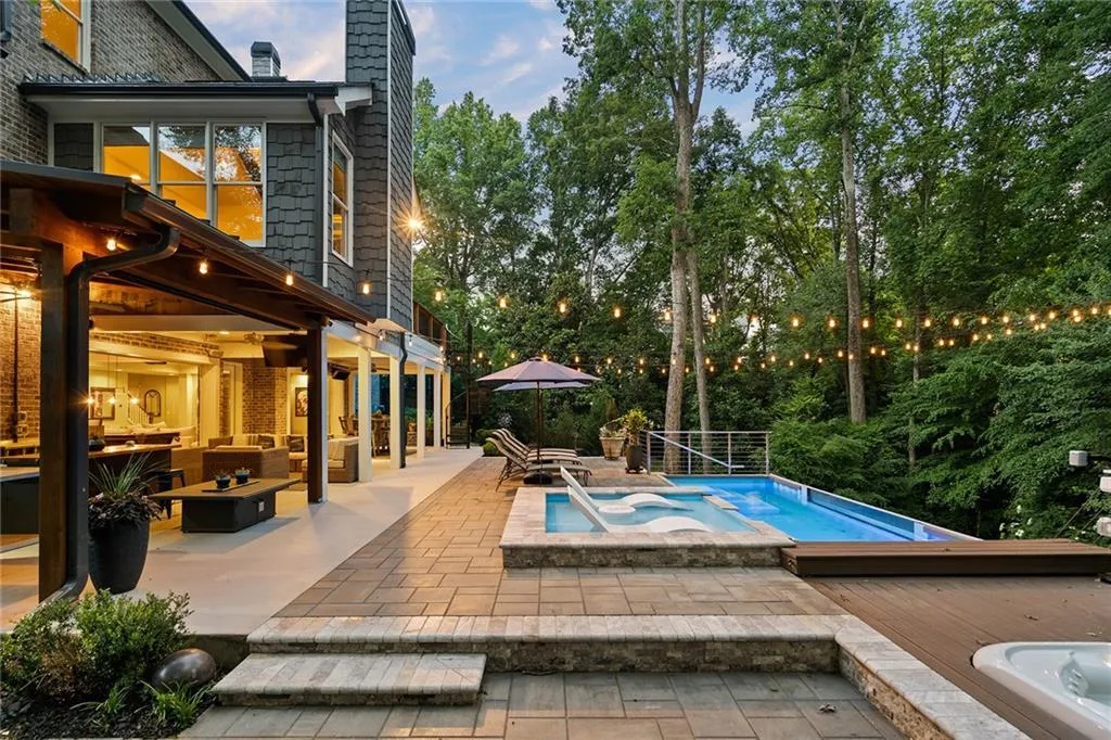 5514 Sherrell Drive Ne, Atlanta, Georgia 30342, 6 Bedrooms Bedrooms, ,6 BathroomsBathrooms,Residential,Sold,5514 Sherrell Drive Ne,7230468