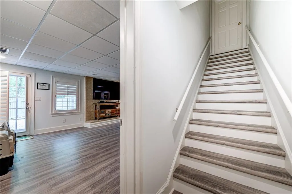 265 Grapevine Run, Sandy Springs, Georgia 30350, 4 Bedrooms Bedrooms, ,4 BathroomsBathrooms,Residential,Sold,265 Grapevine Run,7078213