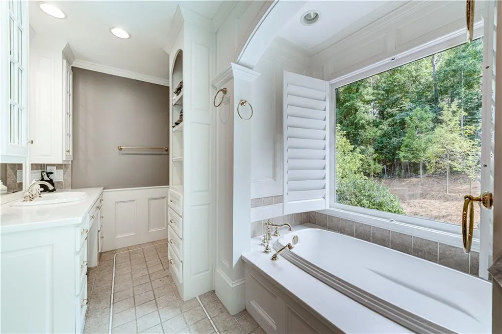 265 Grapevine Run, Sandy Springs, Georgia 30350, 4 Bedrooms Bedrooms, ,4 BathroomsBathrooms,Residential,Sold,265 Grapevine Run,7078213