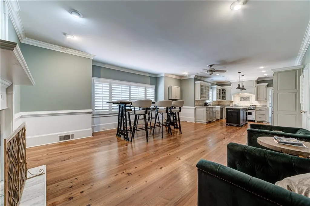 265 Grapevine Run, Sandy Springs, Georgia 30350, 4 Bedrooms Bedrooms, ,4 BathroomsBathrooms,Residential,Sold,265 Grapevine Run,7078213