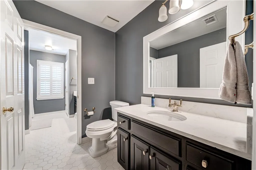 265 Grapevine Run, Sandy Springs, Georgia 30350, 4 Bedrooms Bedrooms, ,4 BathroomsBathrooms,Residential,Sold,265 Grapevine Run,7078213