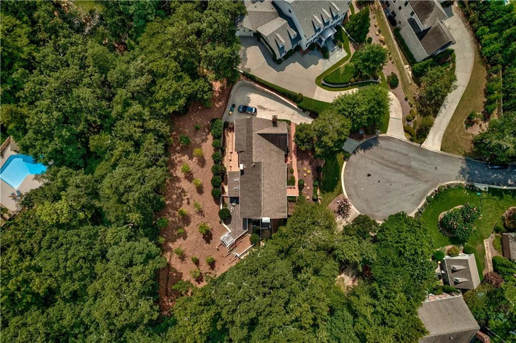 265 Grapevine Run, Sandy Springs, Georgia 30350, 4 Bedrooms Bedrooms, ,4 BathroomsBathrooms,Residential,Sold,265 Grapevine Run,7078213