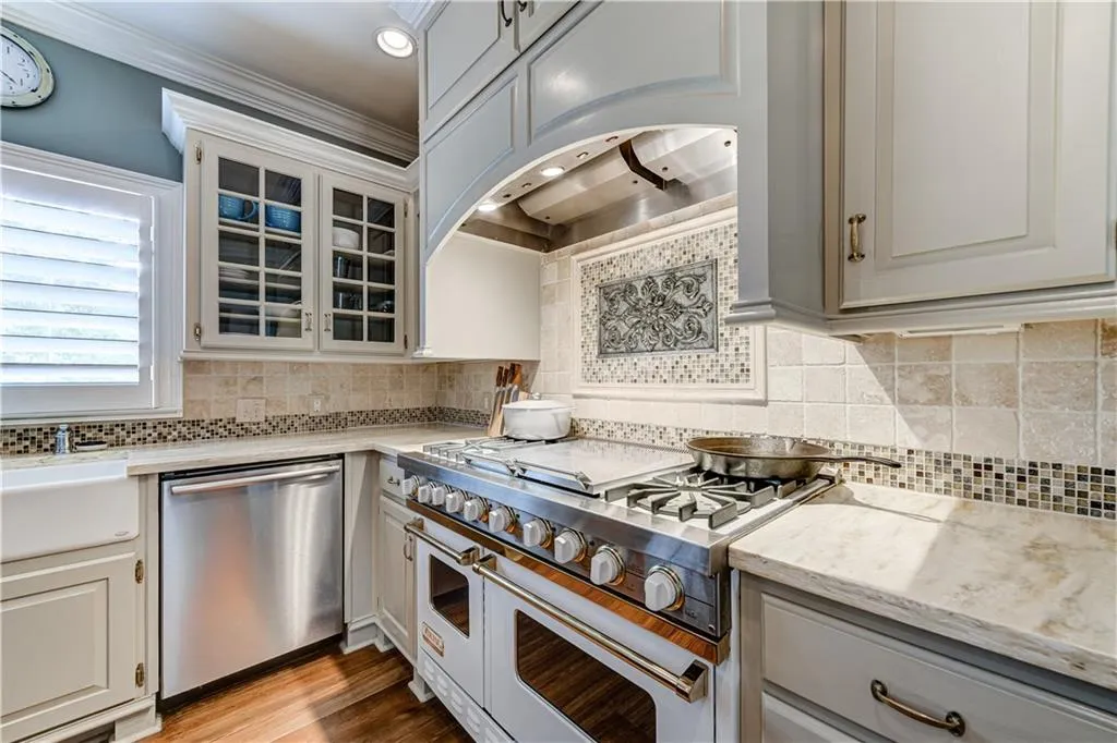 265 Grapevine Run, Sandy Springs, Georgia 30350, 4 Bedrooms Bedrooms, ,4 BathroomsBathrooms,Residential,Sold,265 Grapevine Run,7078213