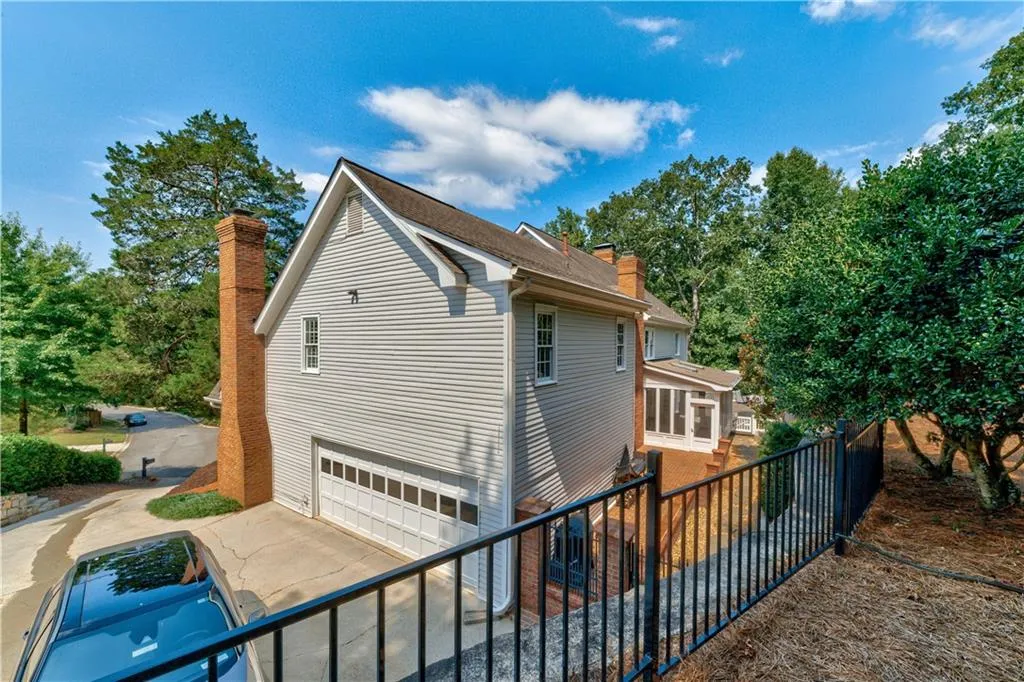 265 Grapevine Run, Sandy Springs, Georgia 30350, 4 Bedrooms Bedrooms, ,4 BathroomsBathrooms,Residential,Sold,265 Grapevine Run,7078213