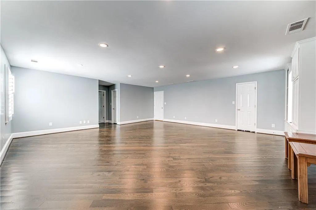 265 Grapevine Run, Sandy Springs, Georgia 30350, 4 Bedrooms Bedrooms, ,4 BathroomsBathrooms,Residential,Sold,265 Grapevine Run,7078213