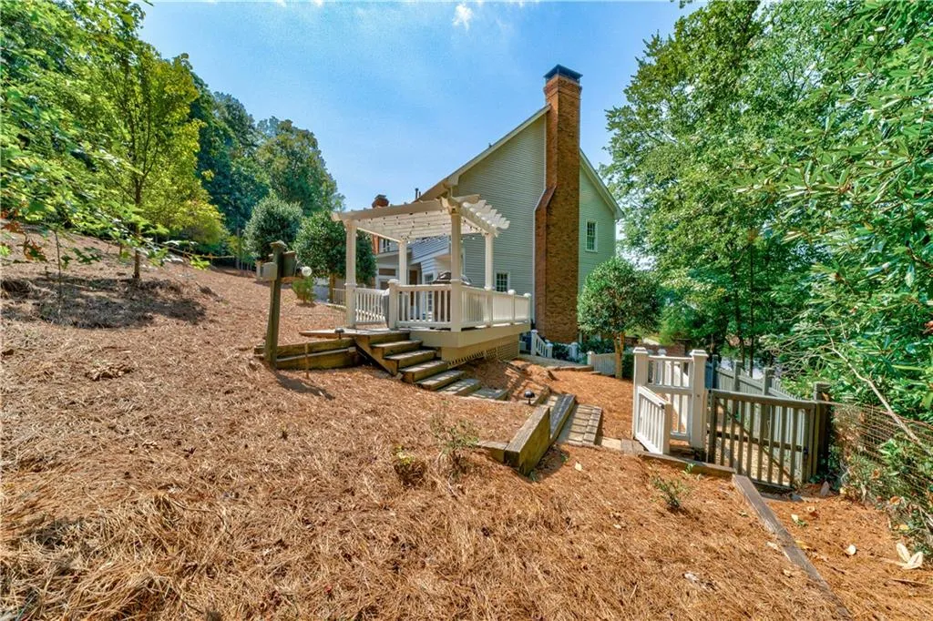 265 Grapevine Run, Sandy Springs, Georgia 30350, 4 Bedrooms Bedrooms, ,4 BathroomsBathrooms,Residential,Sold,265 Grapevine Run,7078213