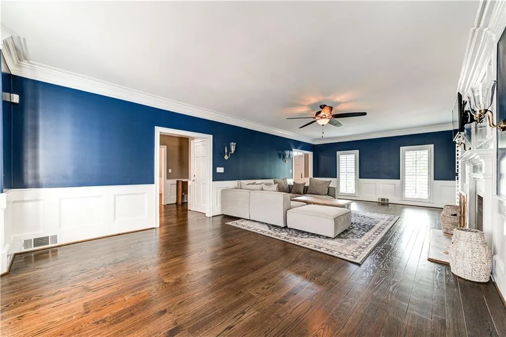 265 Grapevine Run, Sandy Springs, Georgia 30350, 4 Bedrooms Bedrooms, ,4 BathroomsBathrooms,Residential,Sold,265 Grapevine Run,7078213