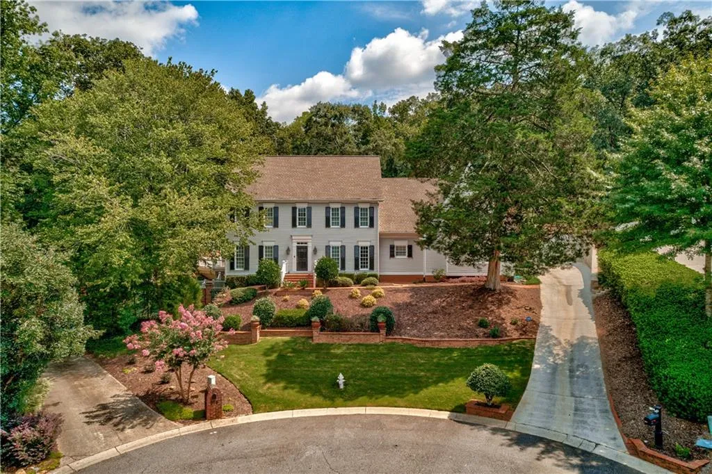 265 Grapevine Run, Sandy Springs, Georgia 30350, 4 Bedrooms Bedrooms, ,4 BathroomsBathrooms,Residential,Sold,265 Grapevine Run,7078213