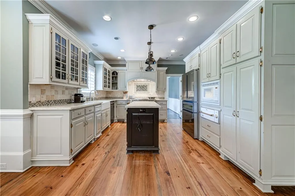 265 Grapevine Run, Sandy Springs, Georgia 30350, 4 Bedrooms Bedrooms, ,4 BathroomsBathrooms,Residential,Sold,265 Grapevine Run,7078213