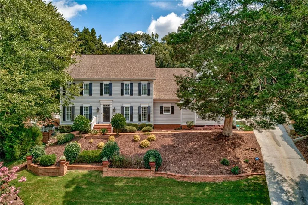 265 Grapevine Run, Sandy Springs, Georgia 30350, 4 Bedrooms Bedrooms, ,4 BathroomsBathrooms,Residential,Sold,265 Grapevine Run,7078213