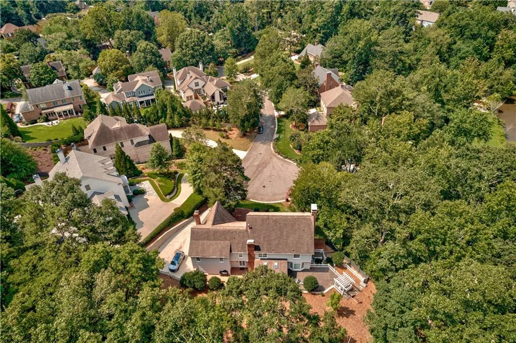 265 Grapevine Run, Sandy Springs, Georgia 30350, 4 Bedrooms Bedrooms, ,4 BathroomsBathrooms,Residential,Sold,265 Grapevine Run,7078213