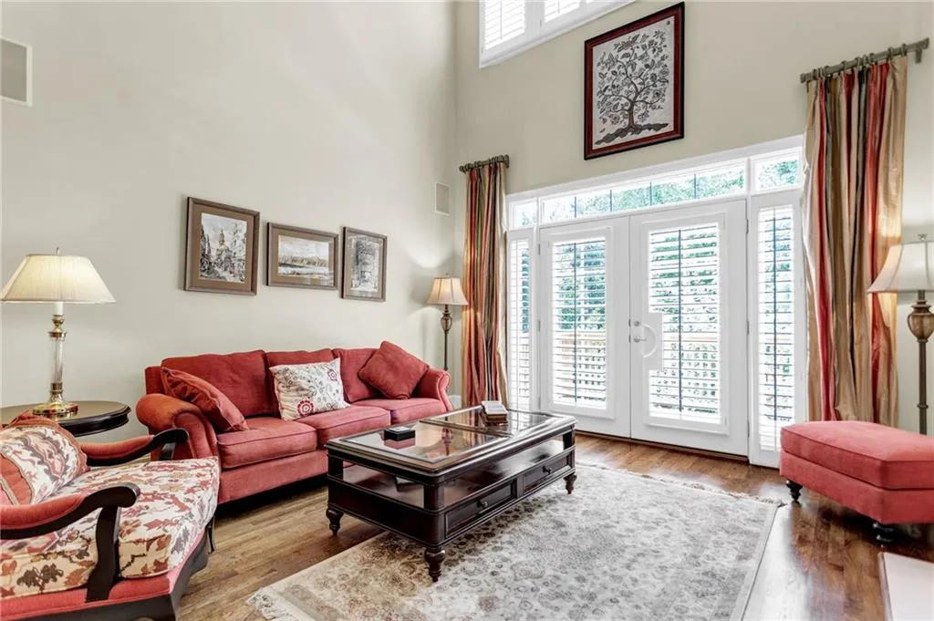 5455 Glenridge View, Atlanta, Georgia 30342, 4 Bedrooms Bedrooms, ,4 BathroomsBathrooms,Residential,Sold,5455 Glenridge View,7090367