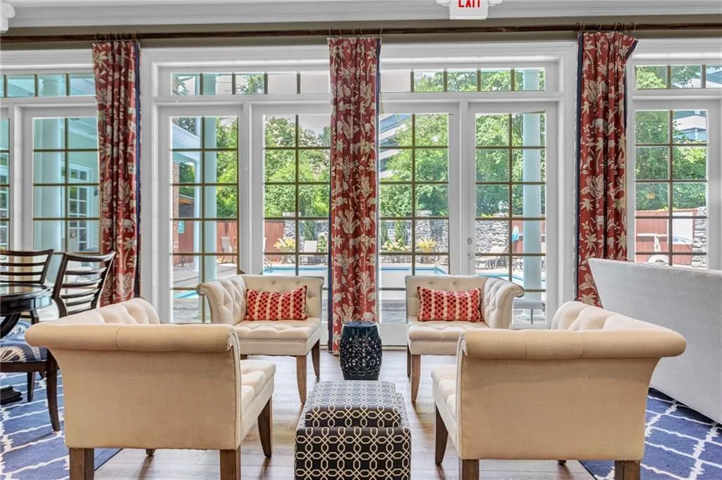 5455 Glenridge View, Atlanta, Georgia 30342, 4 Bedrooms Bedrooms, ,4 BathroomsBathrooms,Residential,Sold,5455 Glenridge View,7090367