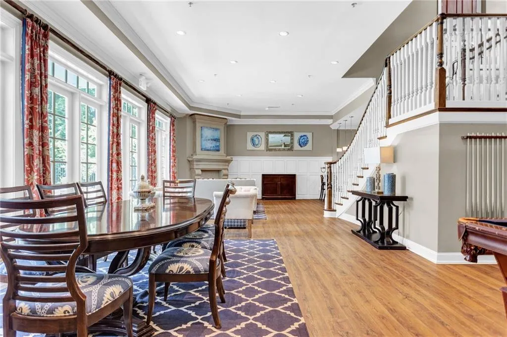 5455 Glenridge View, Atlanta, Georgia 30342, 4 Bedrooms Bedrooms, ,4 BathroomsBathrooms,Residential,Sold,5455 Glenridge View,7090367