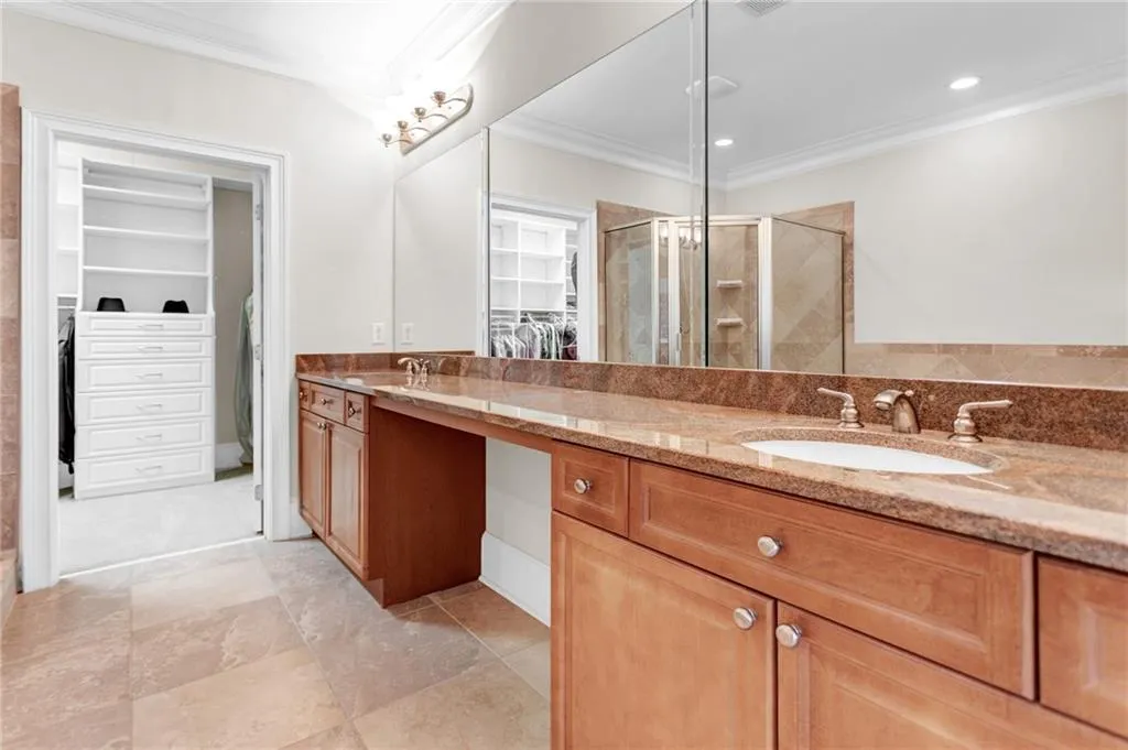 5455 Glenridge View, Atlanta, Georgia 30342, 4 Bedrooms Bedrooms, ,4 BathroomsBathrooms,Residential,Sold,5455 Glenridge View,7090367