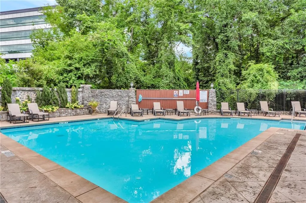 5455 Glenridge View, Atlanta, Georgia 30342, 4 Bedrooms Bedrooms, ,4 BathroomsBathrooms,Residential,Sold,5455 Glenridge View,7090367