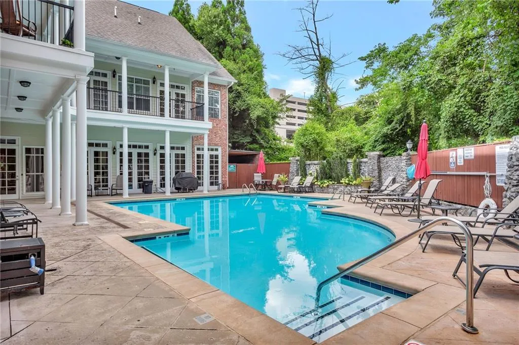 5455 Glenridge View, Atlanta, Georgia 30342, 4 Bedrooms Bedrooms, ,4 BathroomsBathrooms,Residential,Sold,5455 Glenridge View,7090367