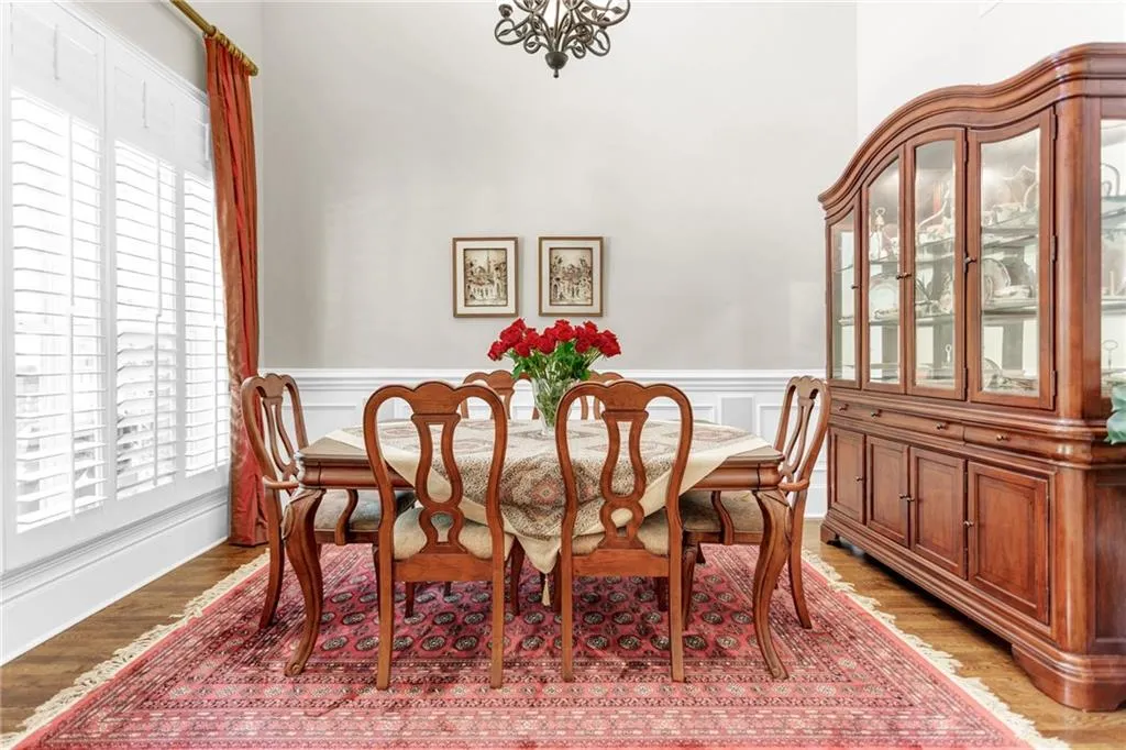 5455 Glenridge View, Atlanta, Georgia 30342, 4 Bedrooms Bedrooms, ,4 BathroomsBathrooms,Residential,Sold,5455 Glenridge View,7090367