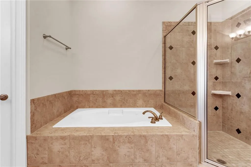 5455 Glenridge View, Atlanta, Georgia 30342, 4 Bedrooms Bedrooms, ,4 BathroomsBathrooms,Residential,Sold,5455 Glenridge View,7090367