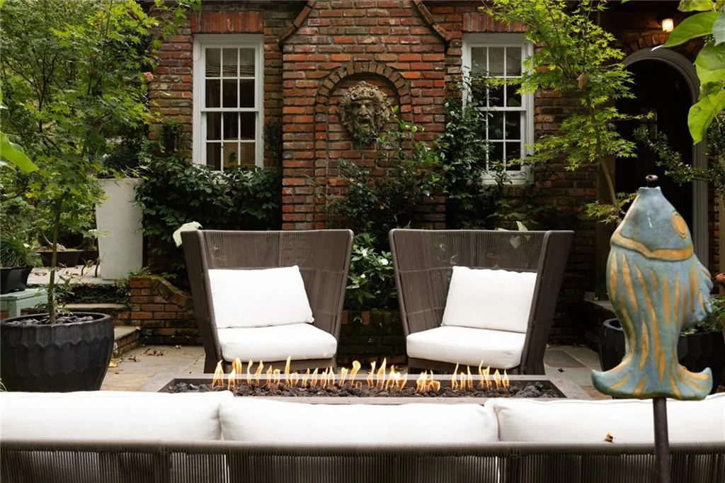 4830 Jett Road, Atlanta, Georgia 30327, 4 Bedrooms Bedrooms, ,2 BathroomsBathrooms,Residential,Sold,4830 Jett Road,7193131