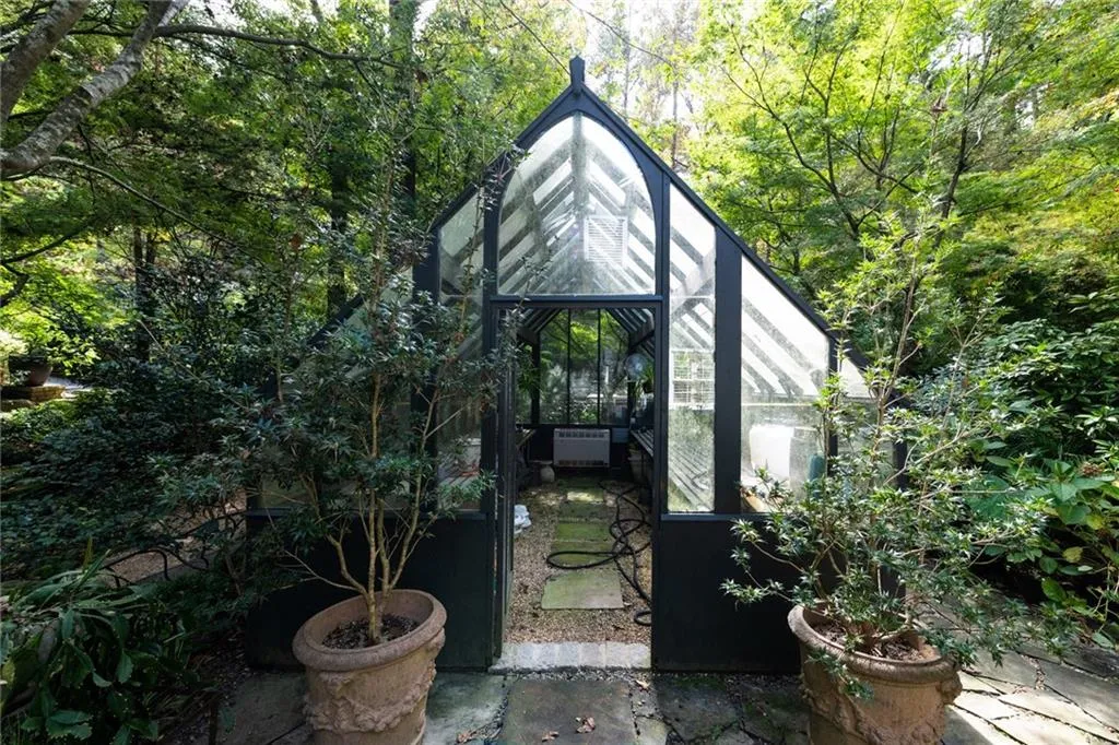 4830 Jett Road, Atlanta, Georgia 30327, 4 Bedrooms Bedrooms, ,2 BathroomsBathrooms,Residential,Sold,4830 Jett Road,7193131