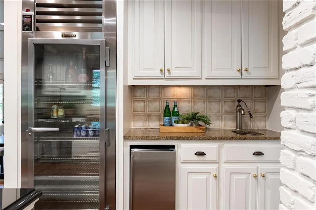 4830 Jett Road, Atlanta, Georgia 30327, 4 Bedrooms Bedrooms, ,2 BathroomsBathrooms,Residential,Sold,4830 Jett Road,7193131