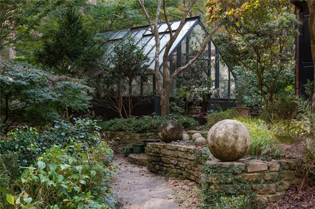 4830 Jett Road, Atlanta, Georgia 30327, 4 Bedrooms Bedrooms, ,2 BathroomsBathrooms,Residential,Sold,4830 Jett Road,7193131