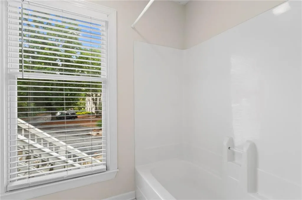 111 Abingdon Way, Sandy Springs, Georgia 30328, 2 Bedrooms Bedrooms, ,2 BathroomsBathrooms,Residential,For Sale,111 Abingdon Way,7627803