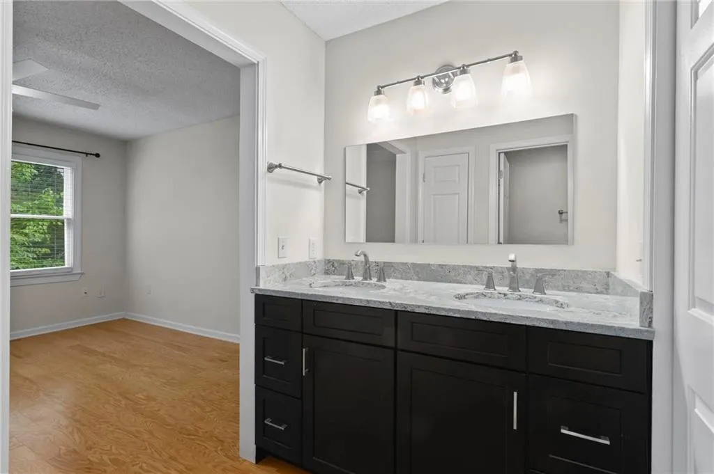 111 Abingdon Way, Sandy Springs, Georgia 30328, 2 Bedrooms Bedrooms, ,2 BathroomsBathrooms,Residential,For Sale,111 Abingdon Way,7627803