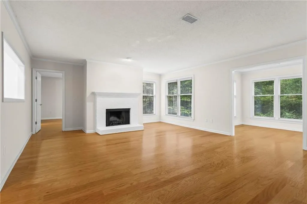 111 Abingdon Way, Sandy Springs, Georgia 30328, 2 Bedrooms Bedrooms, ,2 BathroomsBathrooms,Residential,For Sale,111 Abingdon Way,7627803