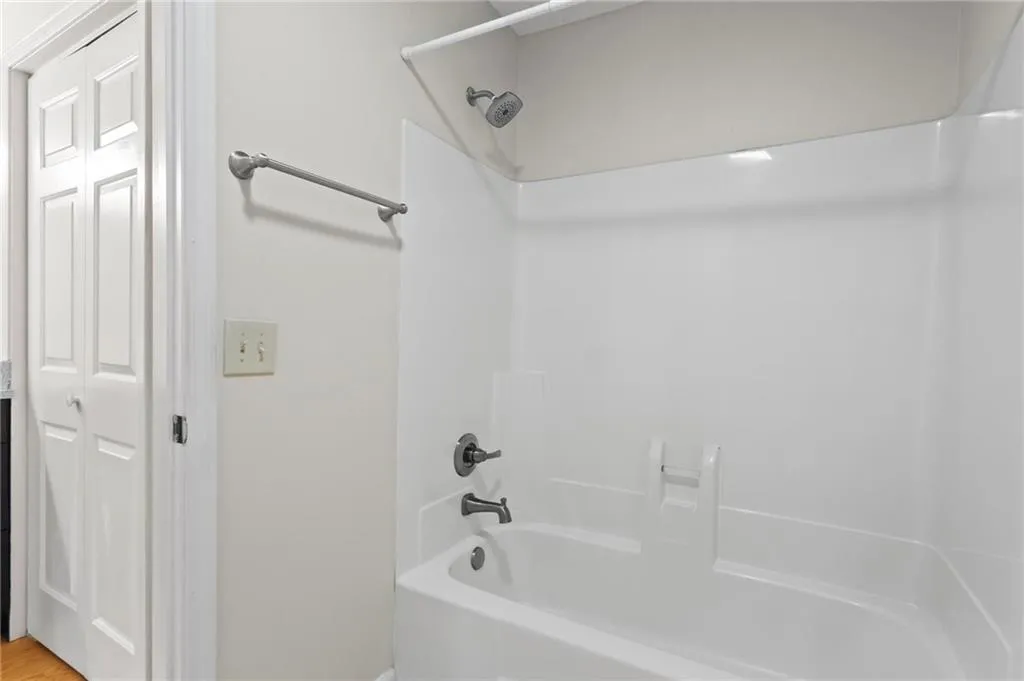 111 Abingdon Way, Sandy Springs, Georgia 30328, 2 Bedrooms Bedrooms, ,2 BathroomsBathrooms,Residential,For Sale,111 Abingdon Way,7627803