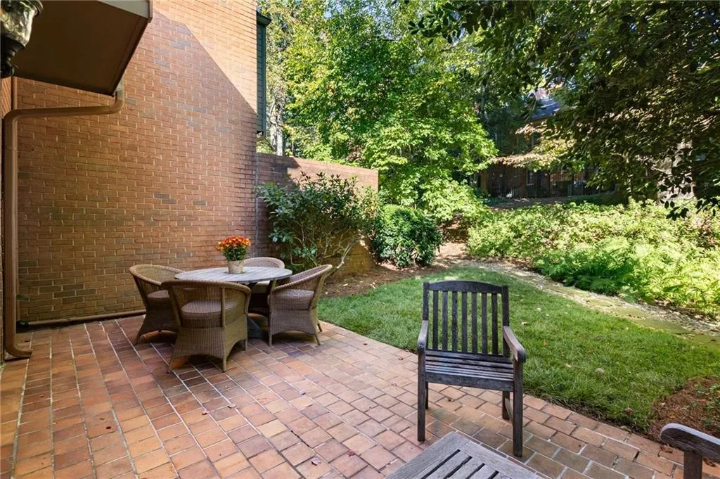 14 Willow Glen Ne, Atlanta, Georgia 30342, 3 Bedrooms Bedrooms, ,2 BathroomsBathrooms,Residential,Sold,14 Willow Glen Ne,7475635