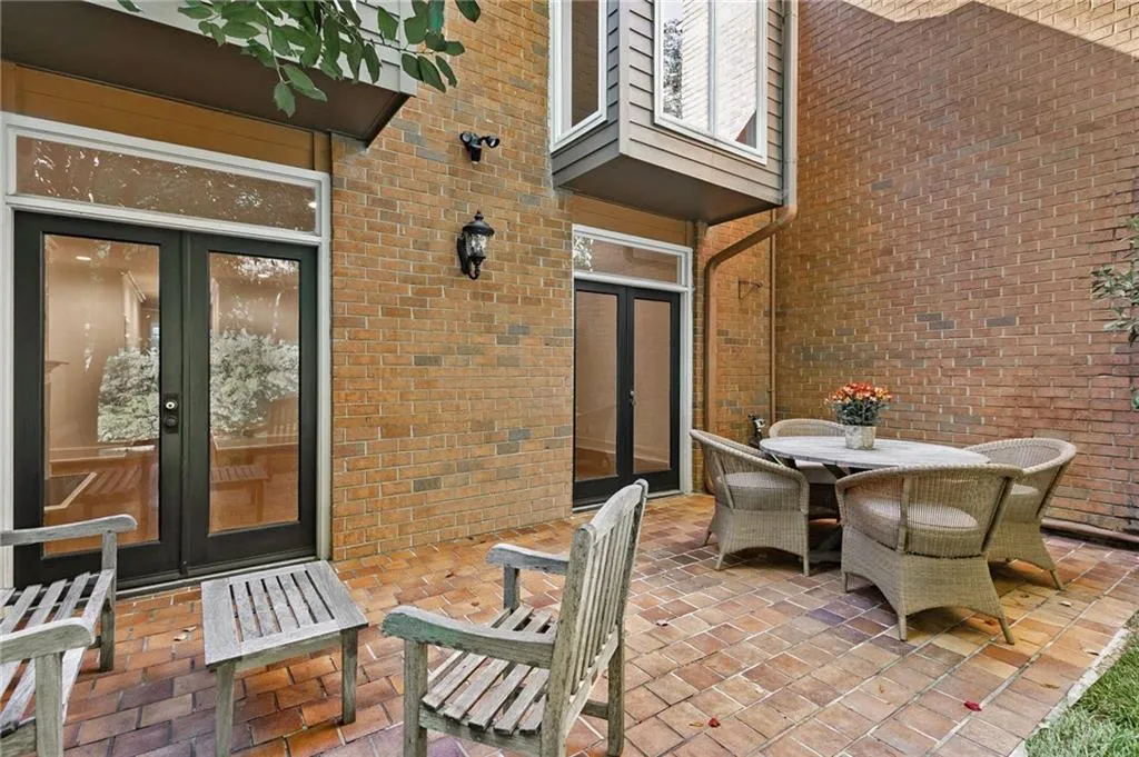 14 Willow Glen Ne, Atlanta, Georgia 30342, 3 Bedrooms Bedrooms, ,2 BathroomsBathrooms,Residential,Sold,14 Willow Glen Ne,7475635