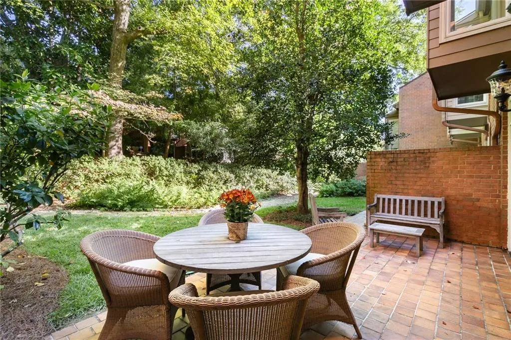 14 Willow Glen Ne, Atlanta, Georgia 30342, 3 Bedrooms Bedrooms, ,2 BathroomsBathrooms,Residential,Sold,14 Willow Glen Ne,7475635