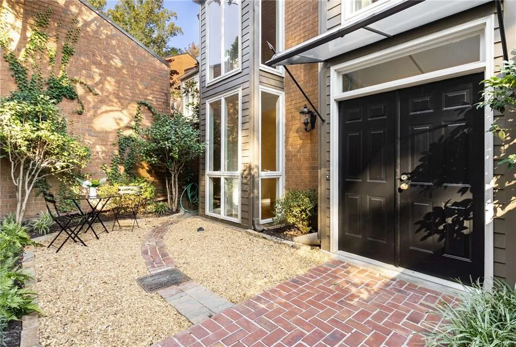 14 Willow Glen Ne, Atlanta, Georgia 30342, 3 Bedrooms Bedrooms, ,2 BathroomsBathrooms,Residential,Sold,14 Willow Glen Ne,7475635